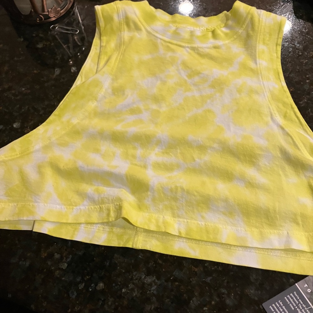 Lululemon tie dyed crop shirt